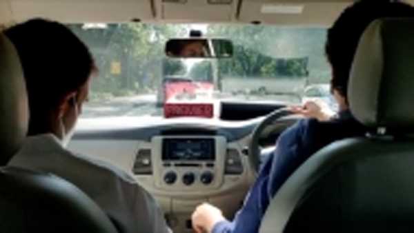 राहुल और प्रियंका का काफिला हाथरस के लिए निकला, डीएनडी पर लगा लंबा जाम